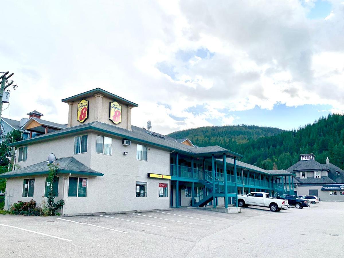 Hotel Super 8 By Wyndham Sicamous Exterior foto