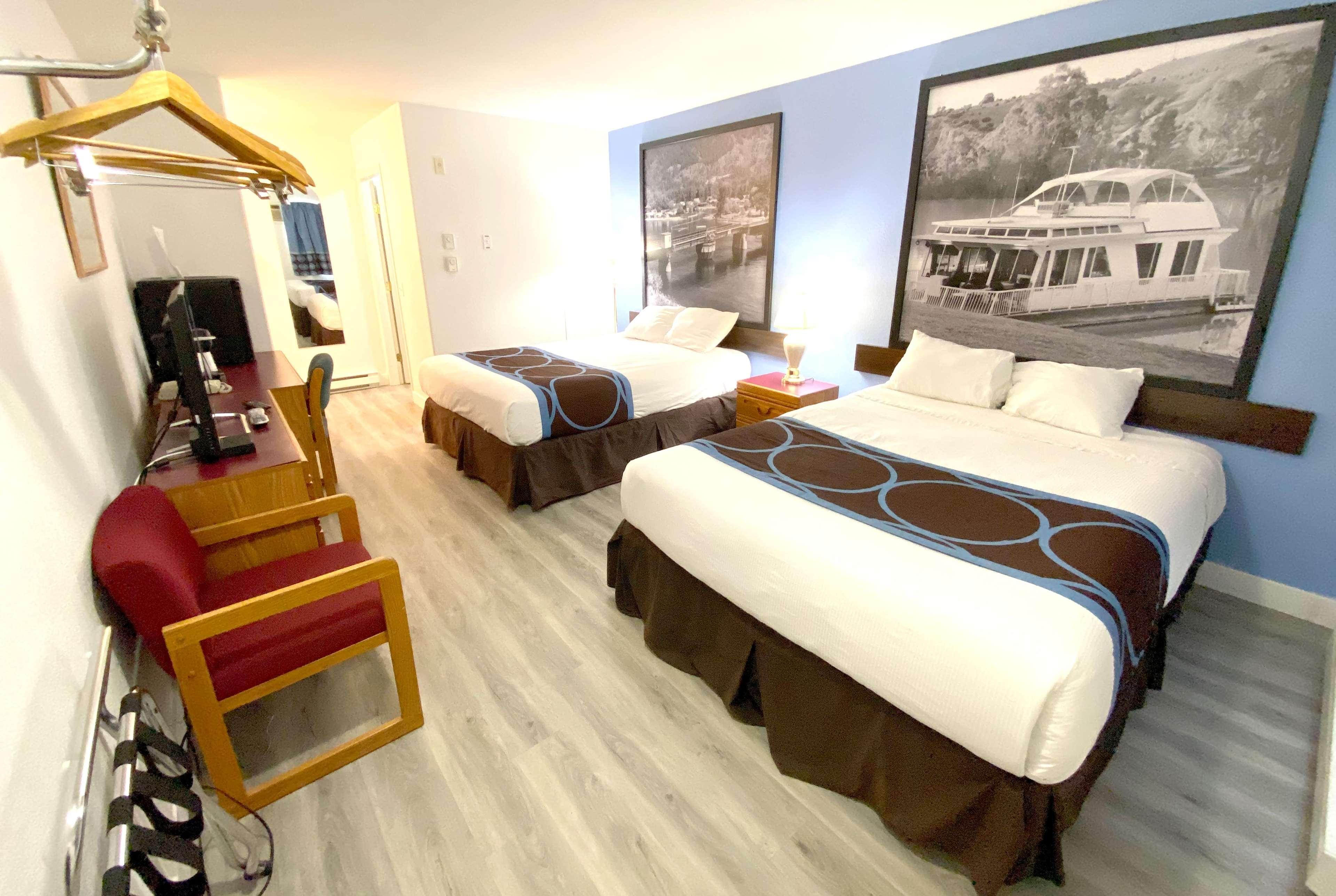 Hotel Super 8 By Wyndham Sicamous Exterior foto
