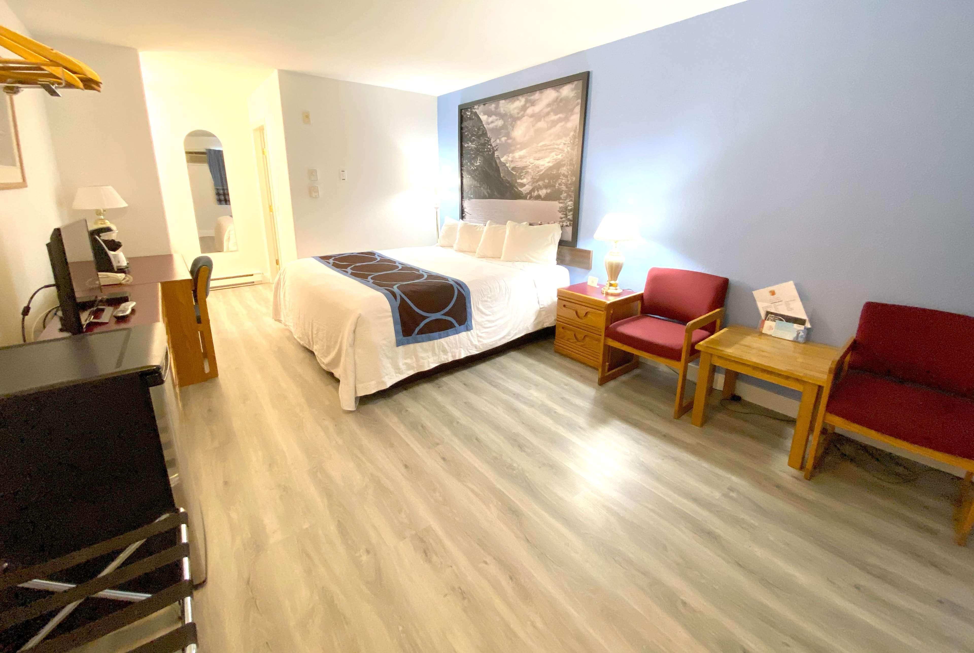Hotel Super 8 By Wyndham Sicamous Exterior foto