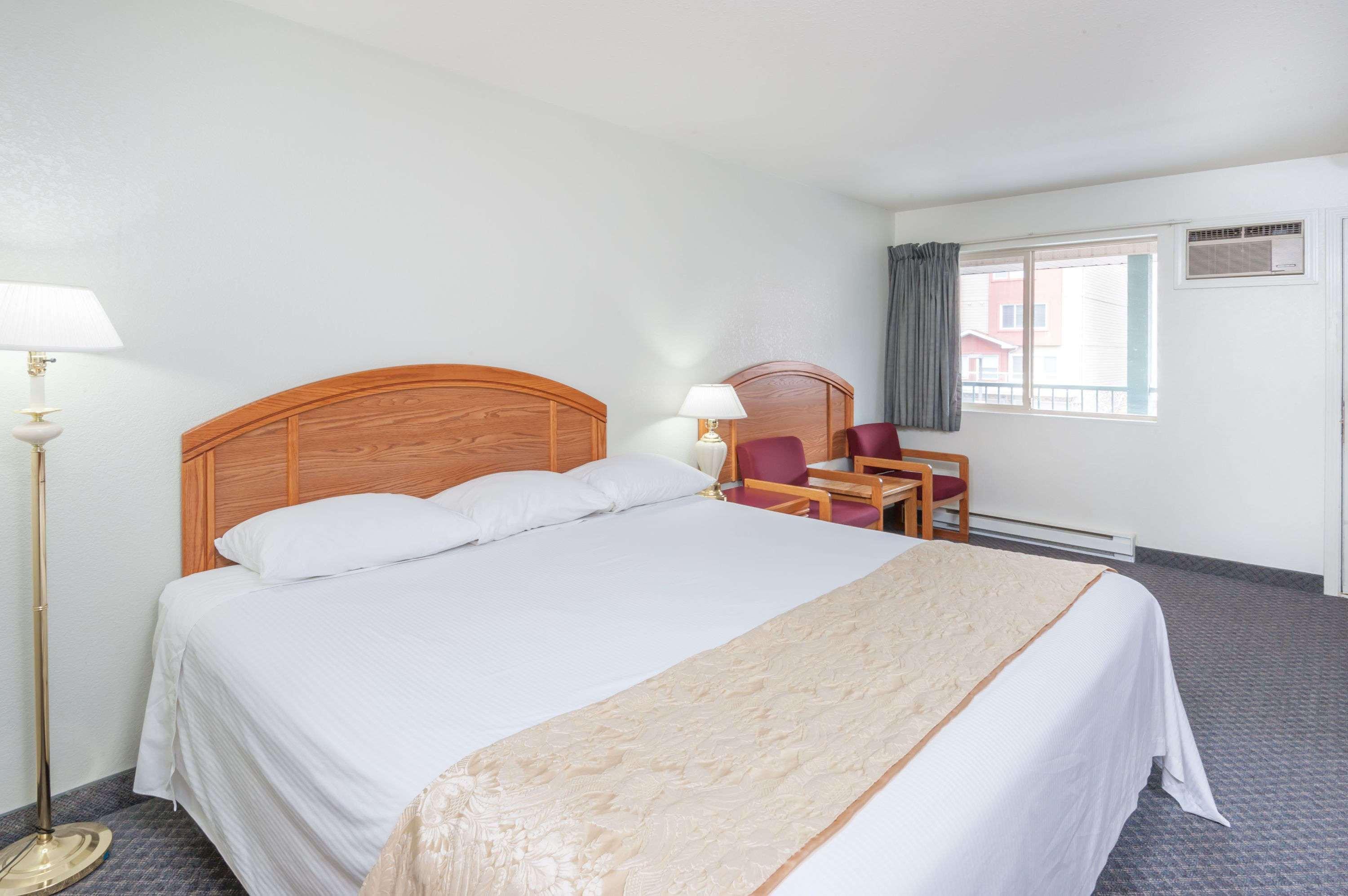 Hotel Super 8 By Wyndham Sicamous Exterior foto