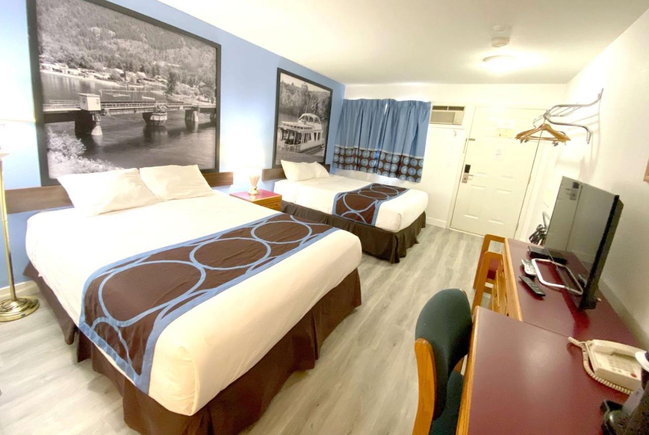 Hotel Super 8 By Wyndham Sicamous Exterior foto