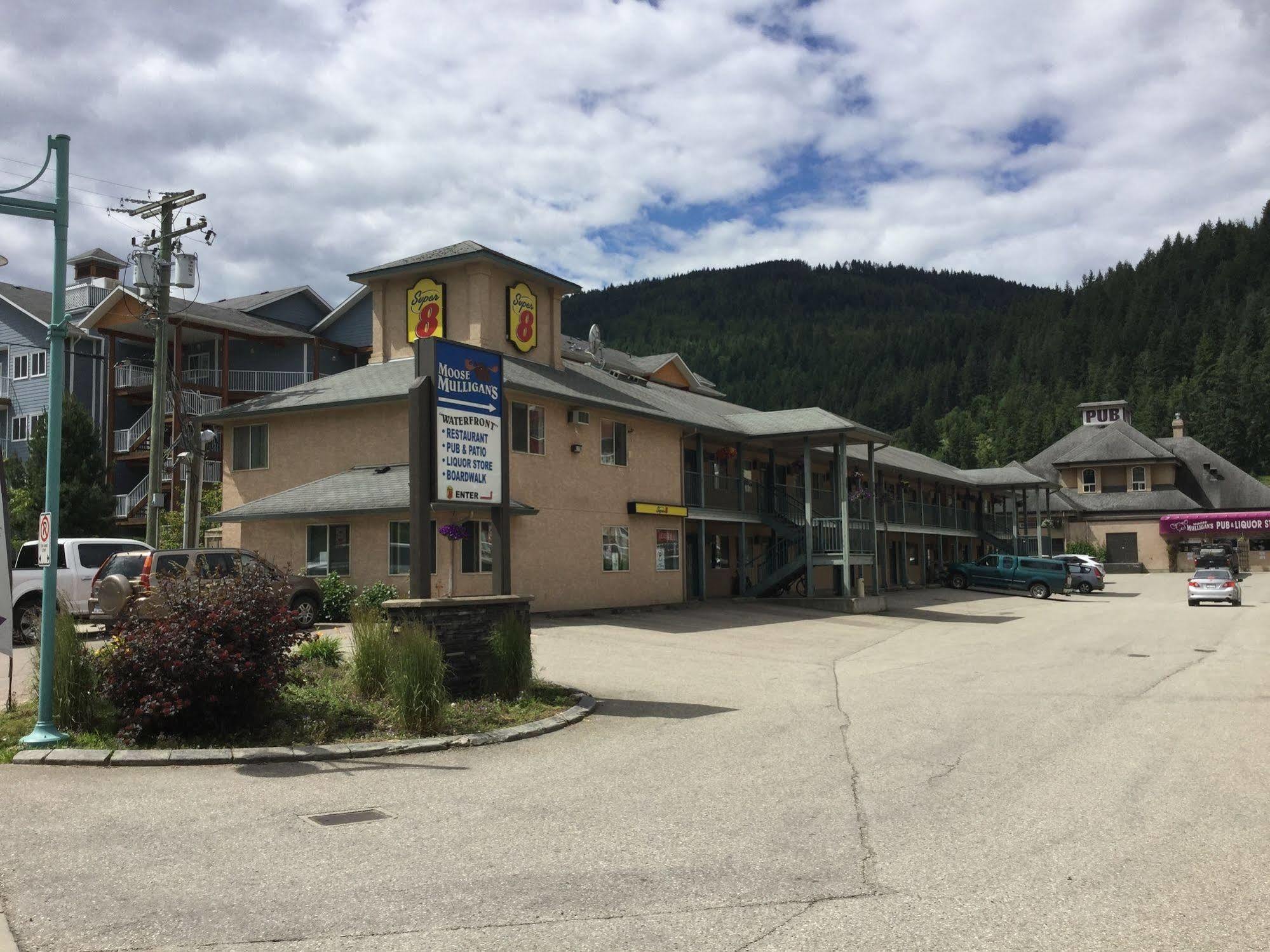 Hotel Super 8 By Wyndham Sicamous Exterior foto