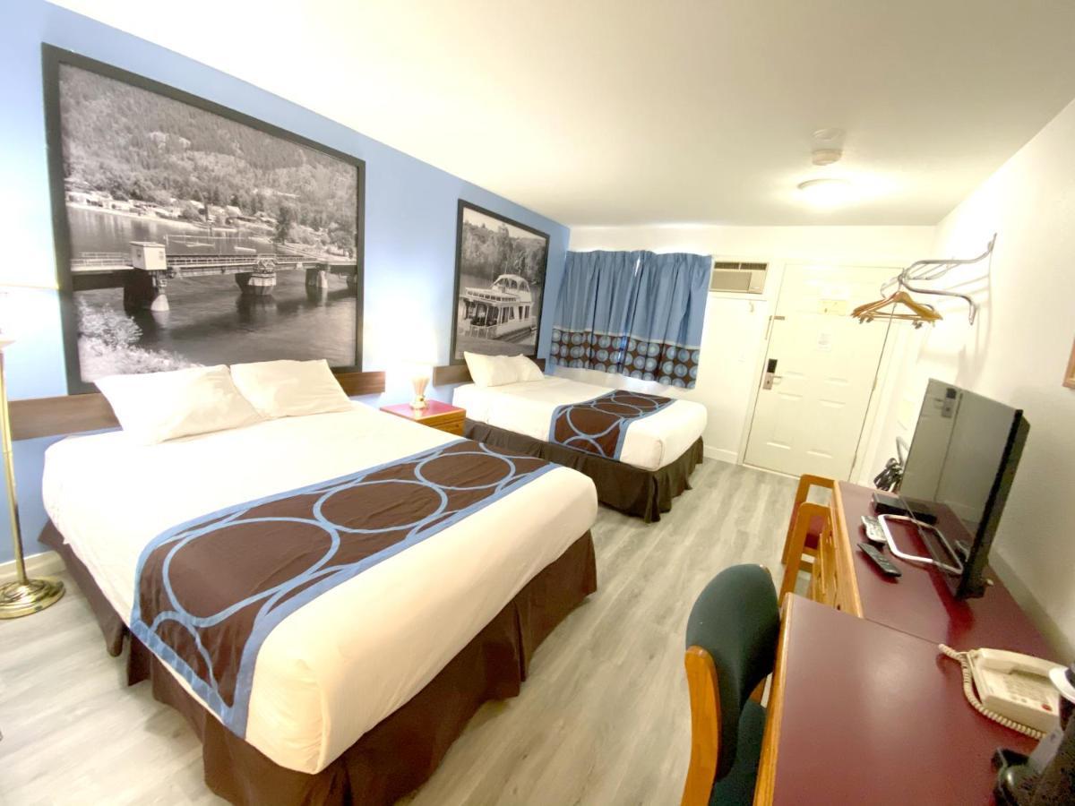 Hotel Super 8 By Wyndham Sicamous Exterior foto